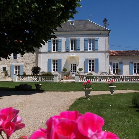 Le Four A Pain Hotel Saint-Jean-dʼAngély Bagian luar foto
