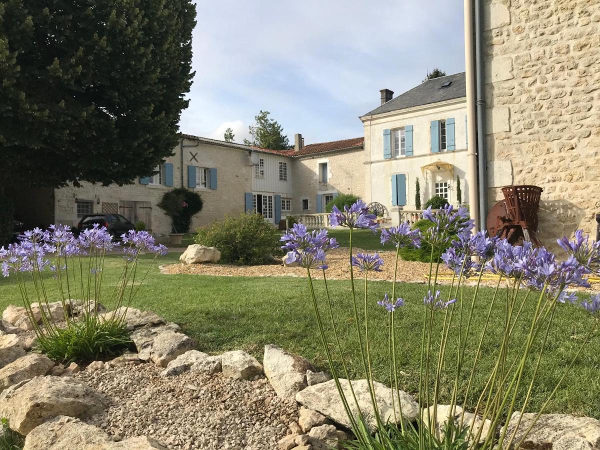 Le Four A Pain Hotel Saint-Jean-dʼAngély Bagian luar foto